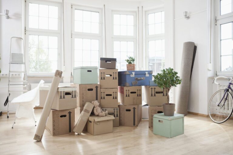 A Complete Guide to Safe & Essential Packing Tips for a Full House Move